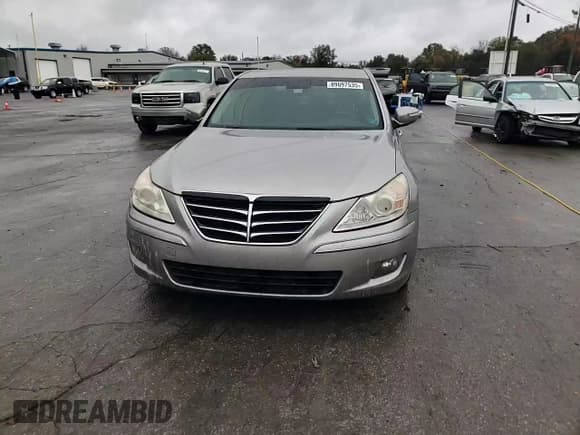 ✅ 2010 Hyundai Genesis • VIN: KMHGC4DE0AU095457 • Lot: 89697535. Wystawiony na Copart z przebiegiem 160 918 mil. Bezpłatny archiwum sprzedaży aukcyjnych z USA i szczegółowy raport historii pojazdu na DreamBid. Zdjęcie 13.