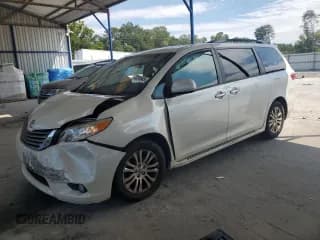 ✅ 2017 Toyota Sienna XLE Premium • VIN: 5TDYZ3DC7HS801645 • Лот: 70204945. Опубликован ранее на Copart с пробегом 126 257 миль. Бесплатный доступ к архиву аукционных продаж из США и подробный отчёт об истории автомобиля на DreamBid. Изображение 1.