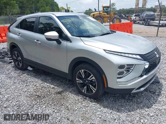 ✅ 2024 Mitsubishi Eclipse Cross SE • VIN: JA4ATWAAXRZ077726 • Лот: 42842663. Опубликован ранее на IAAI с пробегом 26 804 миль. Бесплатный доступ к архиву аукционных продаж из США и подробный отчёт об истории автомобиля на DreamBid. Изображение 1.
