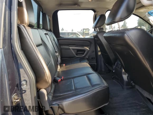 ✅ 2015 Nissan Titan SL • VIN: 1N6AA0EC4FN507528 • Lot: 69449465. Wystawiony na Copart z przebiegiem 117 641 mil. Bezpłatny archiwum sprzedaży aukcyjnych z USA i szczegółowy raport historii pojazdu na DreamBid. Zdjęcie 10.