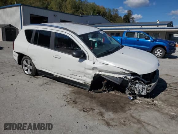 ✅ 2014 Jeep Compass Sport • VIN: 1C4NJDBB5ED670765 • Лот: 87422095. Опубликован ранее на Copart с пробегом 51 826 миль. Бесплатный доступ к архиву аукционных продаж из США и подробный отчёт об истории автомобиля на DreamBid. Изображение 4.