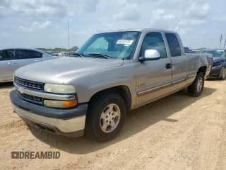 2002 Chevrolet Silverado 1500 LT with VIN 2GCEC19T821309271, listed as a Copart auction lot 64253125 with 339,457 mi miles and Salvage title. Bid and sale history available at DreamBid. Image 1.