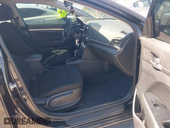 ✅ 2019 Hyundai Elantra SE • VIN: KMHD74LF4KU839046 • Lot: 42032995. Listed on IAAI with 72,590 mi. Free auction sales archive from the USA and detailed vehicle history report at DreamBid. Image 5.