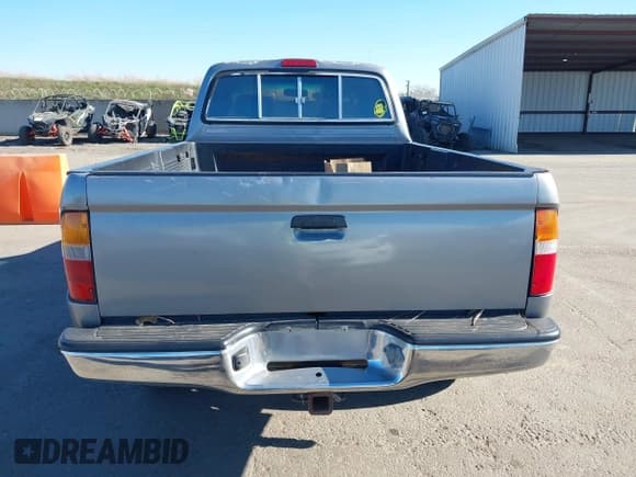 ✅ 1996 Toyota Tacoma • VIN: 4TAWN72N3TZ169972 • Lot: 41353323. Listed on IAAI with 229,719 mi. Free auction sales archive from the USA and detailed vehicle history report at DreamBid. Image 16.