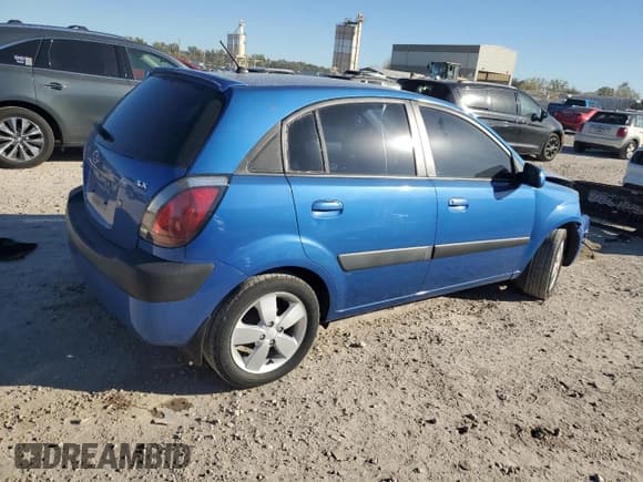 ✅ 2007 Kia Rio SX • VIN: KNADE163X76248237 • Lot: 87360325. Wystawiony na Copart z przebiegiem 118 672 mil. Bezpłatny archiwum sprzedaży aukcyjnych z USA i szczegółowy raport historii pojazdu na DreamBid. Zdjęcie 3.