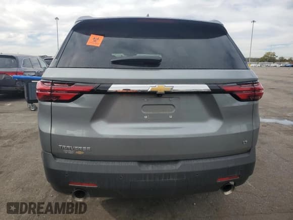 ✅ 2023 Chevrolet Traverse LT Cloth • VIN: 1GNERGKW7PJ138152 • Lot: 82720665. Wystawiony na Copart z przebiegiem 30 523 mil. Bezpłatny archiwum sprzedaży aukcyjnych z USA i szczegółowy raport historii pojazdu na DreamBid. Zdjęcie 6.