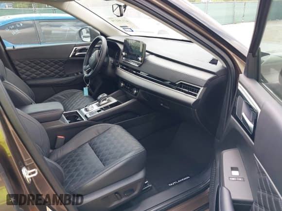 ✅ 2022 Mitsubishi Outlander SEL • VIN: JA4J3VA88NZ090055 • Lot: 42139179. Listed on IAAI with 45,970 mi. Free auction sales archive from the USA and detailed vehicle history report at DreamBid. Image 5.