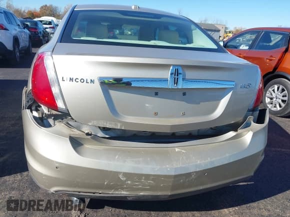 ✅ 2011 Lincoln MKS • VIN: 1LNHL9DRXBG614437 • Lot: 43547606. Listed on IAAI with 149,357 mi. Free auction sales archive from the USA and detailed vehicle history report at DreamBid. Image 6.