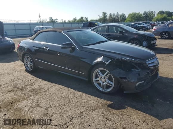 ✅ 2011 Mercedes-Benz E 550 • VIN: WDDKK7CF6BF061998 • Lot: 61369345. Listed on Copart with 58,629 mi. Free auction sales archive from the USA and detailed vehicle history report at DreamBid. Image 4.