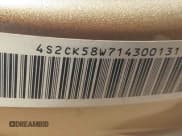 ✅ 2001 Isuzu Rodeo S • VIN: 4S2CK58W714300131 • Lot: 42993854. Wystawiony na IAAI z przebiegiem 332 181 mil. Bezpłatny archiwum sprzedaży aukcyjnych z USA i szczegółowy raport historii pojazdu na DreamBid. Zdjęcie 9.