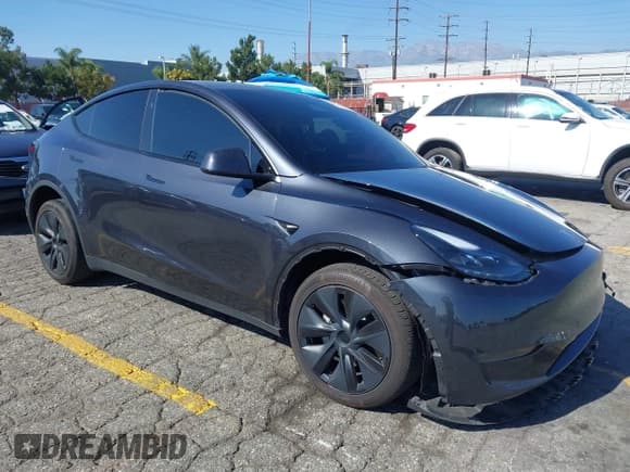 ✅ 2024 Tesla Model Y • VIN: 7SAYGDED2RF198566 • Lot: 43484528. Wystawiony na IAAI z przebiegiem 26 381 mil. Bezpłatny archiwum sprzedaży aukcyjnych z USA i szczegółowy raport historii pojazdu na DreamBid. Zdjęcie 1.