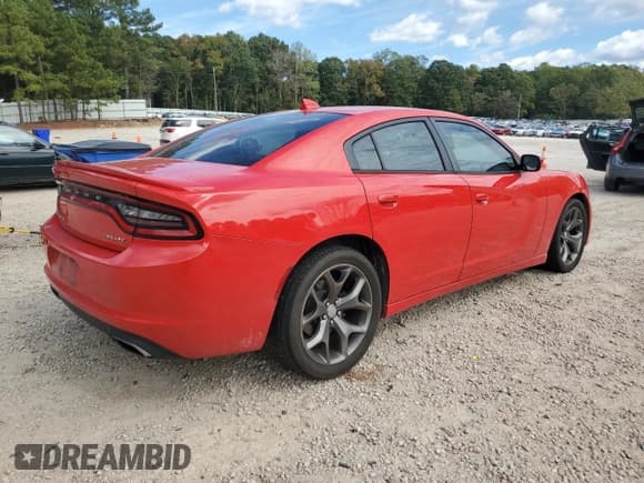✅ 2015 Dodge Charger SXT • VIN: 2C3CDXHG1FH858372 • Лот: 82266925. Опубликован ранее на Copart с пробегом 234 563 миль. Бесплатный доступ к архиву аукционных продаж из США и подробный отчёт об истории автомобиля на DreamBid. Изображение 3.