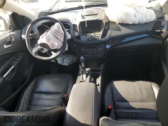 ✅ 2017 Ford Escape Titanium • VIN: 1FMCU9J95HUD47522 • Лот: 90681945. Опубликован ранее на Copart с пробегом Не указан. Бесплатный доступ к архиву аукционных продаж из США и подробный отчёт об истории автомобиля на DreamBid. Изображение 8.