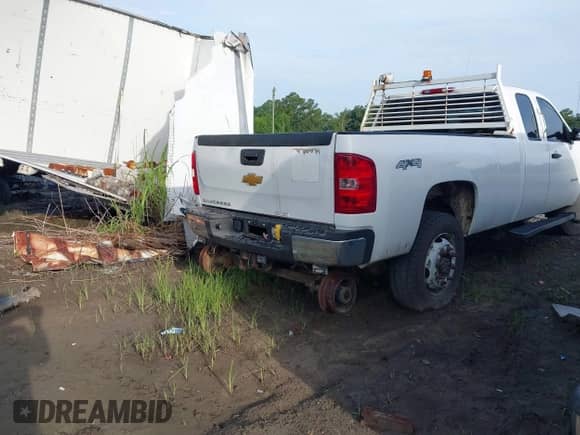 ✅ 2013 Chevrolet Silverado 2500HD Work Truck • VIN: 1GC2KVCG2DZ385023 • Lot: 42302809. Wystawiony na IAAI z przebiegiem 311 928 mil. Bezpłatny archiwum sprzedaży aukcyjnych z USA i szczegółowy raport historii pojazdu na DreamBid. Zdjęcie 4.
