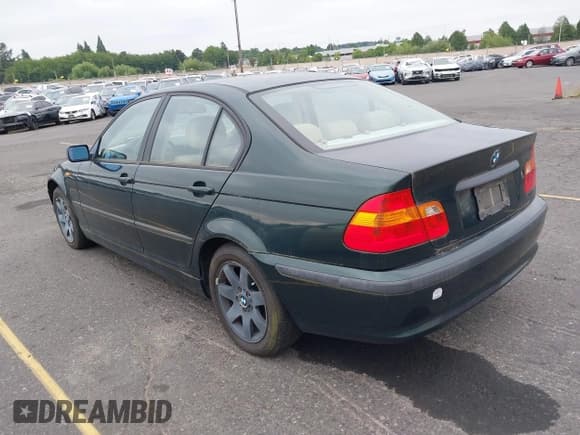 ✅ 2005 BMW 3 Series 325i • VIN: WBAEV33415KX11061 • Lot: 42810241. Wystawiony na IAAI z przebiegiem 168 338 mil. Bezpłatny archiwum sprzedaży aukcyjnych z USA i szczegółowy raport historii pojazdu na DreamBid. Zdjęcie 3.