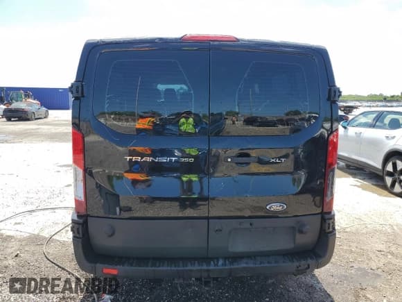 ✅ 2024 Ford Transit Passenger XL • VIN: 1FBAX2Y85RKA49934 • Lot: 57234215. Listed on Copart with 44,288 mi. Free auction sales archive from the USA and detailed vehicle history report at DreamBid. Image 6.