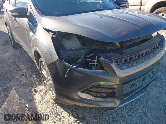 ✅ 2015 Ford Escape Titanium • VIN: 1FMCU0J94FUB71961 • Lot: 43807507. Wystawiony na IAAI z przebiegiem 67 944 mil. Bezpłatny archiwum sprzedaży aukcyjnych z USA i szczegółowy raport historii pojazdu na DreamBid. Zdjęcie 14.