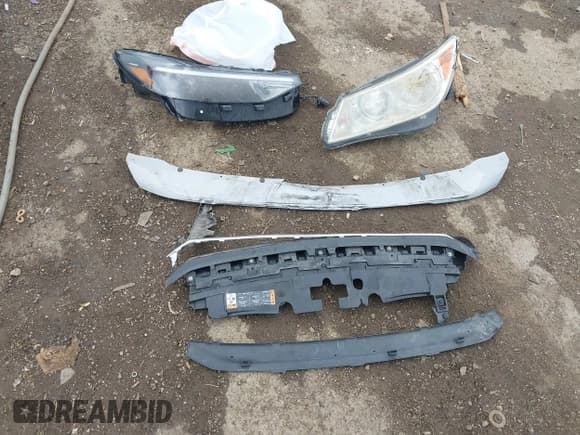 ✅ 2012 Buick LaCrosse Premium 2 • VIN: 1G4GF5E38CF218939 • Lot: 42522959. Wystawiony na IAAI z przebiegiem 210 719 mil. Bezpłatny archiwum sprzedaży aukcyjnych z USA i szczegółowy raport historii pojazdu na DreamBid. Zdjęcie 12.