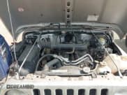 ✅ 2004 Jeep Wrangler Rubicon • VIN: 1J4FA69S74P758231 • Lot: 43113575. Wystawiony na IAAI z przebiegiem 75 048 mil. Bezpłatny archiwum sprzedaży aukcyjnych z USA i szczegółowy raport historii pojazdu na DreamBid. Zdjęcie 10.