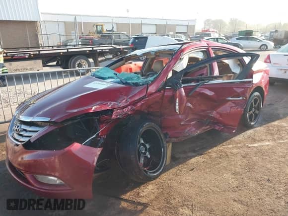 2011 Hyundai Sonata Limited с VIN 5NPEC4AB0BH305685, выставлен на аукционе IAAI как лот 43304019 с пробегом 83 142 миль миль и . История ставок и продаж доступна на DreamBid. Изображение 17.