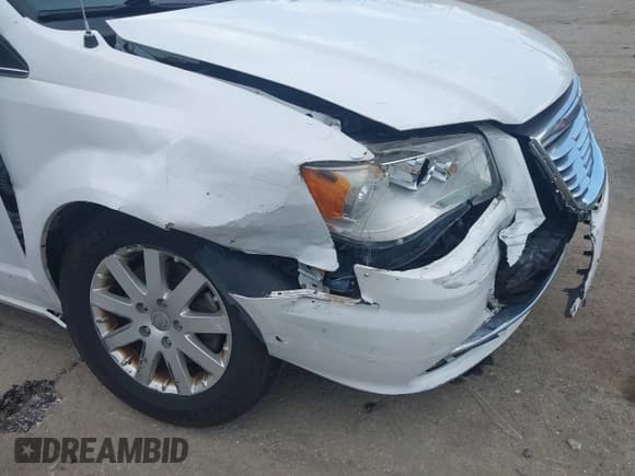 ✅ 2016 Chrysler Town & Country Touring • VIN: 2C4RC1BG4GR267575 • Лот: 42696899. Опубликован ранее на IAAI с пробегом 205 143 миль. Бесплатный доступ к архиву аукционных продаж из США и подробный отчёт об истории автомобиля на DreamBid. Изображение 6.