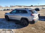 ✅ 2020 Jeep Cherokee Altitude • VIN: 1C4PJMLX7LD594966 • Lot: 88146765. Wystawiony na Copart z przebiegiem Nie podano. Bezpłatny archiwum sprzedaży aukcyjnych z USA i szczegółowy raport historii pojazdu na DreamBid. Zdjęcie 2.