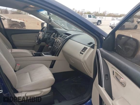 ✅ 2007 Mazda CX-9 Sport • VIN: JM3TB28C870111981 • Lot: 43724661. Wystawiony na IAAI z przebiegiem 204 994 mil. Bezpłatny archiwum sprzedaży aukcyjnych z USA i szczegółowy raport historii pojazdu na DreamBid. Zdjęcie 5.