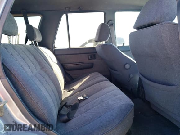 ✅ 1990 Toyota 4Runner • VIN: JT3VN29V4L0003235 • Lot: 50658985. Wystawiony na Copart z przebiegiem 158 033 mil. Bezpłatny archiwum sprzedaży aukcyjnych z USA i szczegółowy raport historii pojazdu na DreamBid. Zdjęcie 11.