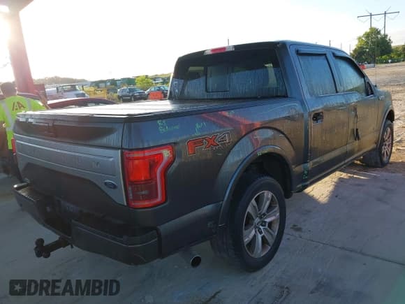 ✅ 2017 Ford F-150 XLT • VIN: 1FTEW1EGXHFA42264 • Lot: 43482434. Wystawiony na IAAI z przebiegiem 134 733 mil. Bezpłatny archiwum sprzedaży aukcyjnych z USA i szczegółowy raport historii pojazdu na DreamBid. Zdjęcie 4.