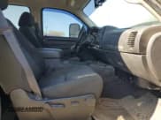 ✅ 2010 GMC Sierra 2500HD SLE • VIN: 1GT4K0BG5AF120400 • Lot: 76566894. Wystawiony na Copart z przebiegiem 134 795 mil. Bezpłatny archiwum sprzedaży aukcyjnych z USA i szczegółowy raport historii pojazdu na DreamBid. Zdjęcie 7.