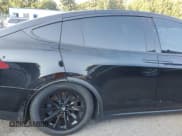 ✅ 2020 Tesla Model X Long Range • VIN: 5YJXCBE27LF284759 • Lot: 81471215. Wystawiony na Copart z przebiegiem Nie podano. Bezpłatny archiwum sprzedaży aukcyjnych z USA i szczegółowy raport historii pojazdu na DreamBid. Zdjęcie 11.