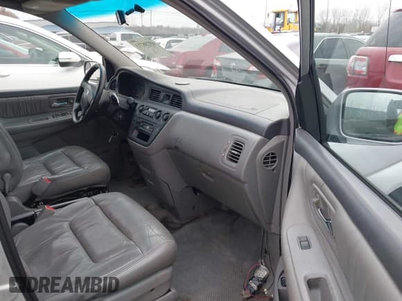 ✅ 2003 Honda Odyssey EX-L • VIN: 5FNRL18993B139007 • Lot: 43738713. Wystawiony na IAAI z przebiegiem 189 808 mil. Bezpłatny archiwum sprzedaży aukcyjnych z USA i szczegółowy raport historii pojazdu na DreamBid. Zdjęcie 5.