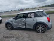 ✅ 2024 MINI Hardtop 4 Door Cooper S • VIN: WMW53DK00R2U54457 • Lot: 42001289. Wystawiony na IAAI z przebiegiem 21 611 mil. Bezpłatny archiwum sprzedaży aukcyjnych z USA i szczegółowy raport historii pojazdu na DreamBid. Zdjęcie 14.