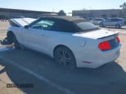 ✅ 2017 Ford Mustang EcoBoost Premium • VIN: 1FATP8UH8H5293237 • Lot: 41675924. Wystawiony na IAAI z przebiegiem 76 624 mil. Bezpłatny archiwum sprzedaży aukcyjnych z USA i szczegółowy raport historii pojazdu na DreamBid. Zdjęcie 3.