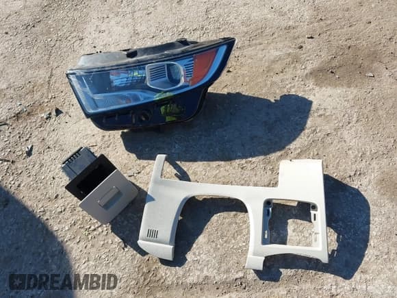 ✅ 2015 Ford Edge Titanium • VIN: 2FMPK3K89FBC04263 • Lot: 43609287. Wystawiony na IAAI z przebiegiem 123 778 mil. Bezpłatny archiwum sprzedaży aukcyjnych z USA i szczegółowy raport historii pojazdu na DreamBid. Zdjęcie 12.