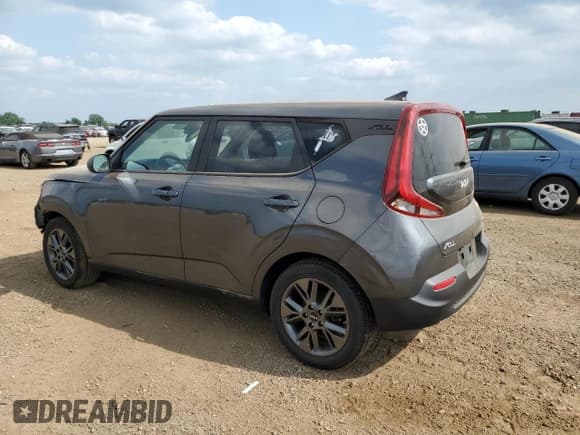 ✅ 2022 Kia Soul EX • VIN: KNDJ33AU3N7826399 • Lot: 65713835. Wystawiony na Copart z przebiegiem 57 886 mil. Bezpłatny archiwum sprzedaży aukcyjnych z USA i szczegółowy raport historii pojazdu na DreamBid. Zdjęcie 2.