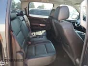 ✅ 2018 Chevrolet Silverado 1500 LT • VIN: 1GCPCREC2JF167990 • Lot: 84015985. Wystawiony na Copart z przebiegiem 118 826 mil. Bezpłatny archiwum sprzedaży aukcyjnych z USA i szczegółowy raport historii pojazdu na DreamBid. Zdjęcie 10.