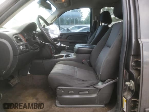 ✅ 2010 Chevrolet Suburban LS • VIN: 1GNUCHE04AR178465 • Lot: 63247075. Listed on Copart with 246,806 mi. Free auction sales archive from the USA and detailed vehicle history report at DreamBid. Image 7.
