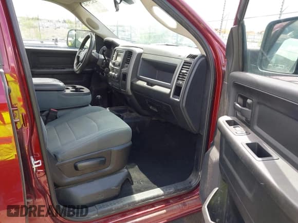 ✅ 2018 Ram 2500 Tradesman • VIN: 3C6UR5CJ6JG381673 • Lot: 42625712. Listed on IAAI with 131,207 mi. Free auction sales archive from the USA and detailed vehicle history report at DreamBid. Image 5.