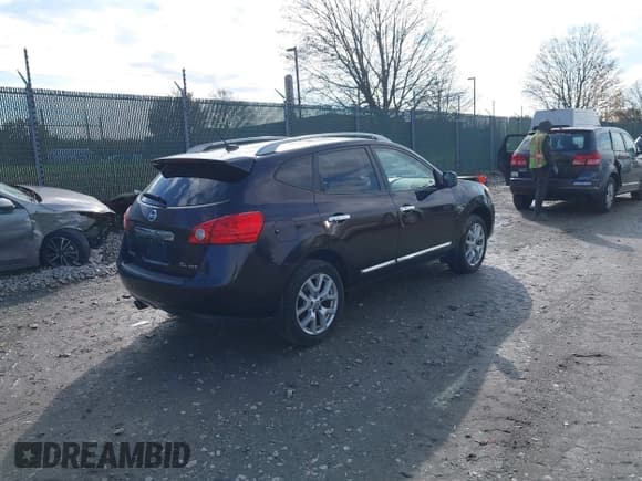 ✅ 2011 Nissan Rogue S • VIN: JN8AS5MV4BW259998 • Lot: 43656838. Listed on IAAI with 130,663 mi. Free auction sales archive from the USA and detailed vehicle history report at DreamBid. Image 4.