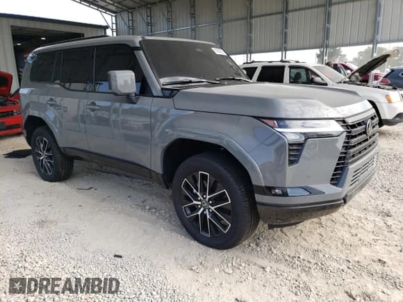 ✅ 2024 Lexus GX 550 Premium • VIN: JTJTBCDXXR5022052 • Лот: 81896295. Опубликован ранее на Copart с пробегом 13 584 миль. Бесплатный доступ к архиву аукционных продаж из США и подробный отчёт об истории автомобиля на DreamBid. Изображение 4.