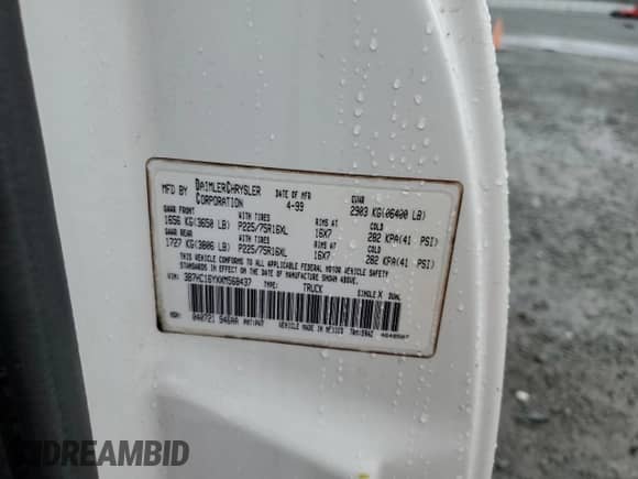 1999 Dodge 1500 с VIN 3B7HC16YXXM568437, выставлен на аукционе Copart как лот 84228314 с пробегом 150 191 миль миль и Списание • Salvage title. История ставок и продаж доступна на DreamBid. Изображение 14.