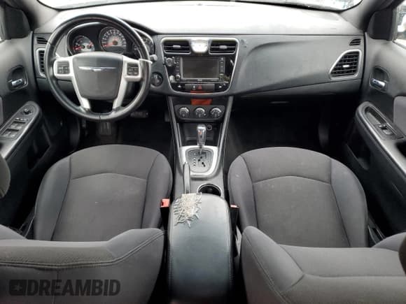 ✅ 2012 Chrysler 200 Touring • VIN: 1C3CCBBB3CN288798 • Lot: 90877525. Wystawiony na Copart z przebiegiem 181 369 mil. Bezpłatny archiwum sprzedaży aukcyjnych z USA i szczegółowy raport historii pojazdu na DreamBid. Zdjęcie 8.