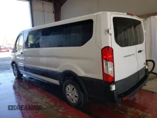 ✅ 2022 Ford Transit Passenger XL • VIN: 1FBAX2Y86NKA84220 • Lot: 77538584. Wystawiony na Copart z przebiegiem 59 071 mil. Bezpłatny archiwum sprzedaży aukcyjnych z USA i szczegółowy raport historii pojazdu na DreamBid. Zdjęcie 2.