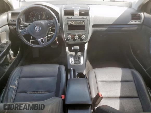 ✅ 2010 Volkswagen Jetta Limited Edition • VIN: 3VWRX7AJ4AM009427 • Lot: 61630225. Listed on Copart with 206,090 mi. Free auction sales archive from the USA and detailed vehicle history report at DreamBid. Image 8.