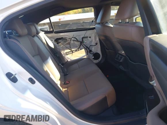 ✅ 2022 Lexus ES 350 • VIN: 58ADZ1B17NU126363 • Lot: 43459627. Listed on IAAI with 29,219 mi. Free auction sales archive from the USA and detailed vehicle history report at DreamBid. Image 8.