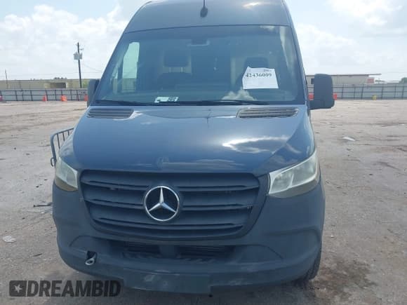 ✅ 2019 Mercedes-Benz Sprinter Cargo • VIN: WD4PF0CD7KP061020 • Lot: 42436009. Listed on IAAI with 64,864 mi. Free auction sales archive from the USA and detailed vehicle history report at DreamBid. Image 11.
