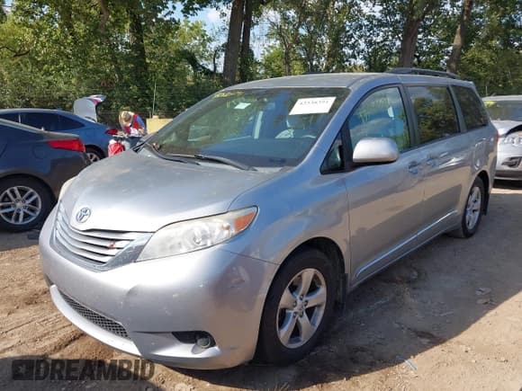 ✅ 2016 Toyota Sienna LE AAS • VIN: 5TDKK3DC0GS713352 • Lot: 43338391. Listed on IAAI with 99,856 mi. Free auction sales archive from the USA and detailed vehicle history report at DreamBid. Image 17.
