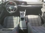 ✅ 2022 Volkswagen Golf GTI SE • VIN: WVWL87CD8NW142954 • Lot: 47243685. Wystawiony na Copart z przebiegiem 25 103 mil. Bezpłatny archiwum sprzedaży aukcyjnych z USA i szczegółowy raport historii pojazdu na DreamBid. Zdjęcie 8.