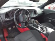 ✅ 2015 Dodge Challenger R/T • VIN: 2C3CDZAT9FH914013 • Lot: 43288641. Wystawiony na IAAI z przebiegiem 61 922 mil. Bezpłatny archiwum sprzedaży aukcyjnych z USA i szczegółowy raport historii pojazdu na DreamBid. Zdjęcie 18.